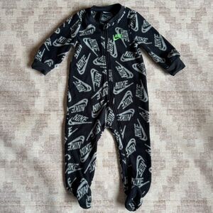 Nike Black and Gray Kids One Piece Footie PJs size 9M